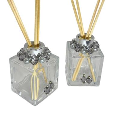 Imagem de Kit 10 Frascos de Vidro Cubo 100ml para Difusor de Ambiente com Tampas Luxo e Pingentes Decorativos(PRATA)