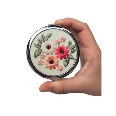 Imagem de Leimandy Daisy Compacto Espelho Bordado Bolsa Espelho Dupla Face 1x/2x Espelho de Bolso Bordado Espelho Dobrável Espelho de Maquiagem Espelhos de Dama de Honra Presente de Aniversário Presente de