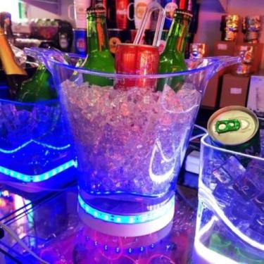 Imagem de Genérico Balde de Gelo Bluetooth Com Caixa de Som LED, Acrílico, Base Iluminada, Para Bebidas e Festas