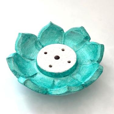 Imagem de Suporte de incenso de cerâmica de argila verde brilhante fofo | Queimador de incenso ecológico | Suporte de palitos de incenso | Feito à mão na roda de oleiro e pintado à mão