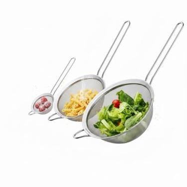 Imagem de Kit 3 Peneiras Aço Inox Profissional Malha Fina Coador Multiuso Essencial para Cozinha Ideal para Coar, Polvilhar e Filtrar Design Robusto com Alça Longa Segura