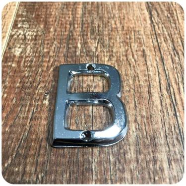 Imagem de Letra B Residencial Pequena Cromada Para Apartamento