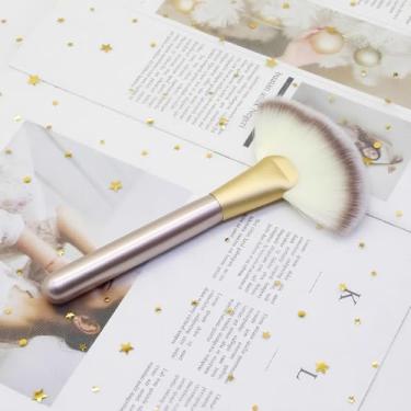 Imagem de 1 pacote de pincéis de maquiagem champanhe com cabo de madeira, escova grande para leque e pincel de base em pó para cosméticos, ideal para aplicações líquidas e em pó, champanhe