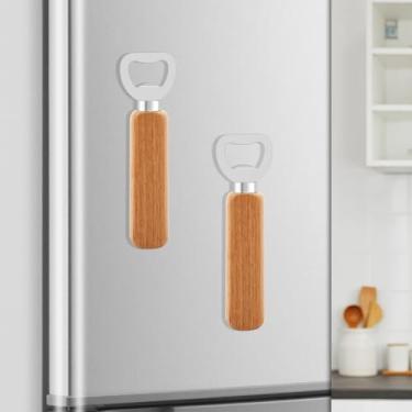 Imagem de Abridor magnético de garrafa de cerveja para geladeira com cabo de madeira maciça, permanece facilmente na geladeira e trailer para armazenamento conveniente - Gadget de cozinha legal, presente para