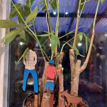 Imagem de LZGXZF 3 peças de estátuas engraçadas ao ar livre, decorações fofas de madeira, homem, menino e cachorro, plantas para vasos, decoração fofa de jardim ao ar livre para flores, vaso de flores, gramado