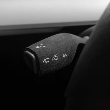 Imagem de BETTERHUMZ Adesivo de capa de coluna de volante compatível com Tesla Model 3 Y 2020-2024 Model Y Juniper 2025 para acessórios de moldagem de interiores de carro de couro de carbono Alcantara (estilo B