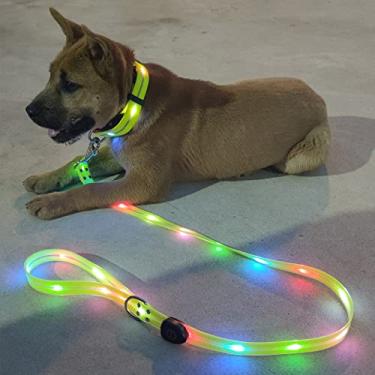 Imagem de Coleira para cães com luz de LED e coleiras para cães recarregáveis, à prova d'água, que brilham no escuro, coleira para cães com luzes refletivas luminosas e luminosas para cães para segurança de animais de estimação, caminhada noturna