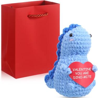 Imagem de Leinuosen Dinossauro de pelúcia de crochê com lindo cartão com bolsa de presente, presente romântico de aniversário para mulheres, namorada, presente de crochê doce para namorada, esposa (azul)