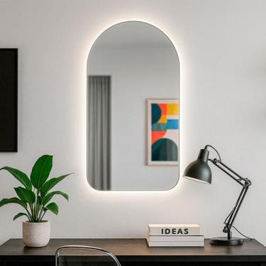 Imagem de Espelho Decorativo de Parede Orgânico com Led Mod Capela 55x75 para Sa