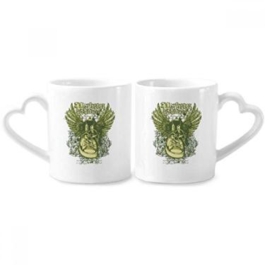 Imagem de Sapatos de lona ilustração de asa conjunto de canecas de porcelana de casal conjunto de canecas de cerâmica para amantes de coração