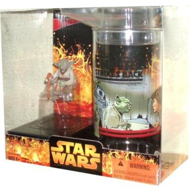 Imagem de Hasbro Star Wars Empire Strikes Back Yoda Collector's Cup & Figure