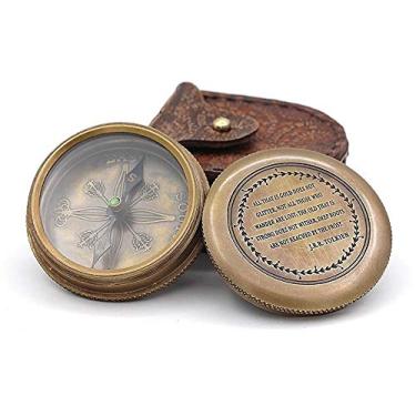 Imagem de Bússola de latão sólido com estojo de couro – Citação de Tolkien gravada "Not All Those Who Wander are Lost" – Presente vintage para viajantes, leitores, amantes de aventura, formatura, aniversário