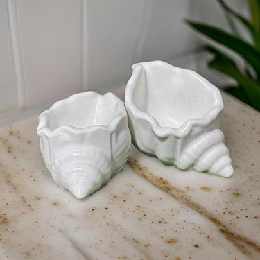 Imagem de Bandeja Decorativa Artesanal em Concreto Celular - Formato Oval, Multiuso para Mesa/Banheiro/Cozinha (Antimanchas e Resistente à Umidade)(Concha Caracol)