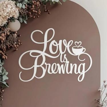 Imagem de Placa de madeira Love is Brewing para pano de fundo, decoração de parede de festa de noivado ou casamento, decoração de parede com tema de café de madeira 3D