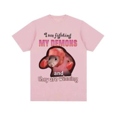 Imagem de Camiseta Feminina Engraçada Com Meme De Rato Lutando Contra Demônios, 