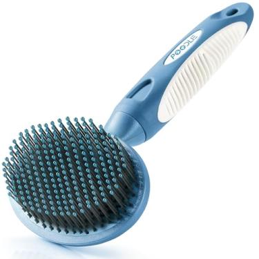 Imagem de Escova de cerdas redondas para cães e gatos – Escova macia para cuidar de cabelos curtos ou longos – Ferramenta suave para peles sensíveis, remove pelos, sujeira e desembaraça (azul)