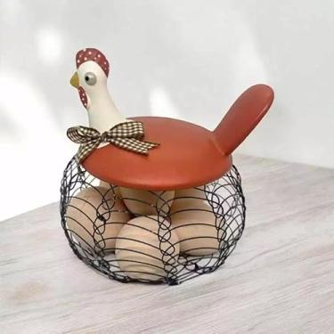 Imagem de Galinha porta ovos de cerâmica cor Ferrugem com cesta aramada Black para os ovos