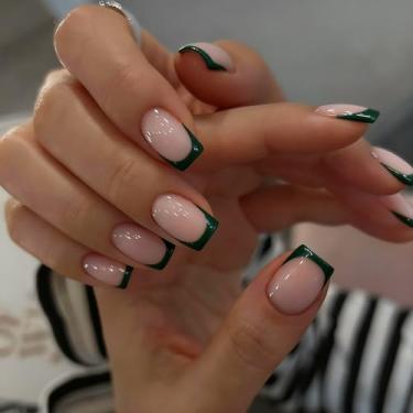 Imagem de SXVME Pregos curtos quadrados prensados, verde escuro, pontas francesas com cola, unhas postiças naturais francesas, 15 tamanhos – Kit de cola de gel macio com 30 unhas, visual realista, clássico