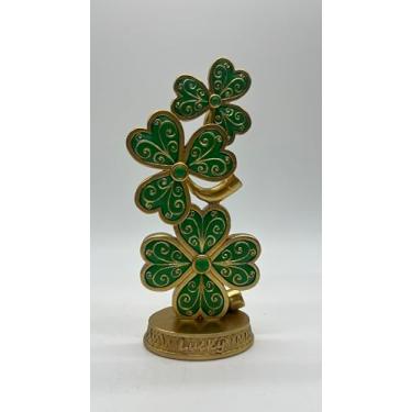 Imagem de pechpell 8.3" St Patricks Day Stacked Shamrock Figurine, Green and Gold Resin Four Leaf Clover Decor, Saint Patrick's Lucky Irish Statue Indoor Table Top Shelf Desk Mantel Spring Decorations for Home