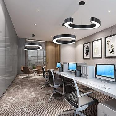 Imagem de Luminária de teto LED estilo industrial semicircular para sala de conferências, 6000K, altura ajustável, luminária pendente criativa para escritório (80cm de comprimento, preta)