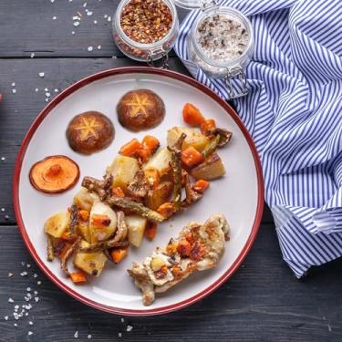 Imagem de 4 peças de cogumelo de churrasco realista engraçado, modelo de cogumelo artificial, acessórios para fotografia de vegetais falsos para festas em casa, decorações de mesa, exibição de amostras