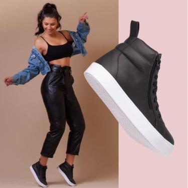 Imagem de Bota Feminina Preta Estilo Academia Com Solado De Borracha Antiderrapa