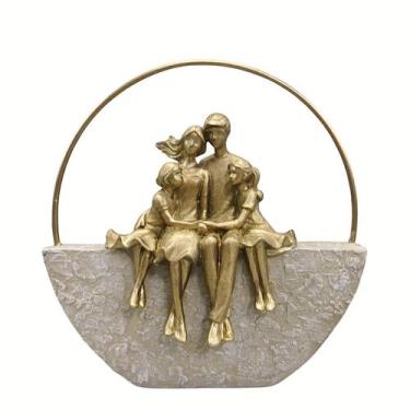 Imagem de Escultura Casal Com Duas Filhas Em Resina Gold - Espressione