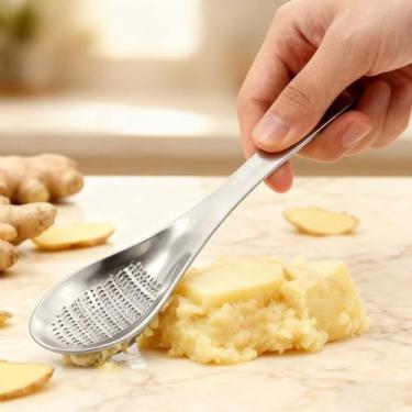 Imagem de Ralador e espremedor multifuncional de aço inoxidável – colher de gengibre, wasabi, alho e moedor de ervas, ferramenta de cozinha manual em forma de colher
