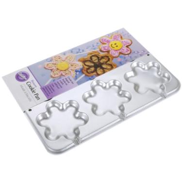 Imagem de Wilton Fôrma para petiscos floridos, 8 1/2" de diâmetro x 0,7" de profundidade.