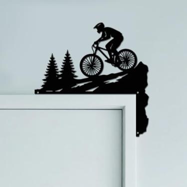 Imagem de CUTHOLLOW Decoração de parede com placa de teto de porta de montanha e bicicleta, 25 cm x 24,9 cm de metal duplo exclusivo pendurado acima da porta com detalhe de canto para casa, casa, bicicleta