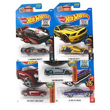 Imagem de Hot Wheels Pacote com 5 pacotes de molduras aleatórias Muscle Car Madness com várias corvettes, Mustangs, Camaros, Carregadores, GTO"s, Firebirds, Shelby e mais
