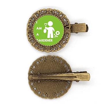 Imagem de Grampo de cabelo com flor em posição de jardineiro, pá e grampo de cabelo