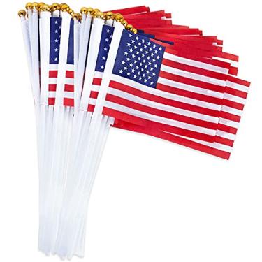 Imagem de Pequenas bandeiras americanas com bastão de 12 x 20 cm, 50 peças de bandeira americana portátil com bastão de poliéster - Mini bandeira dos EUA para decorações patrióticas do 4 de julho do Memorial