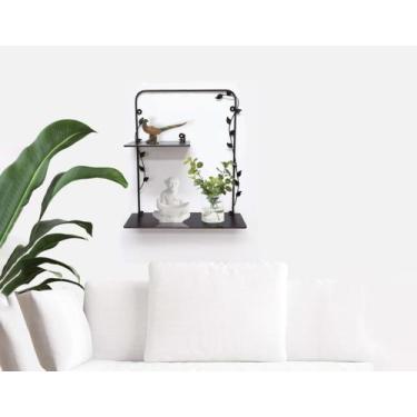 Imagem de Prateleira decorativa com  detalhe delicado de folhas e dois suportes 