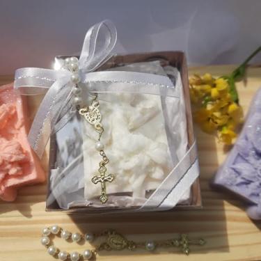 Imagem de Kit 10 un. Lembrancinha Anjo em Sabonete Hidratante com Mini Terço (10, Verde)