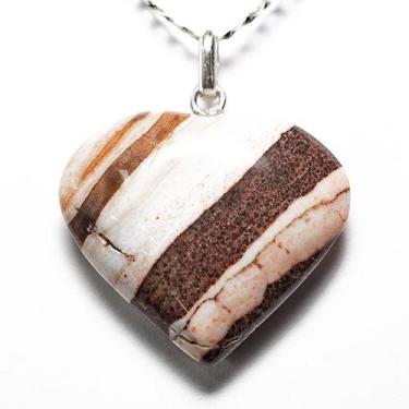 Imagem de Colar Coração Pedra Jaspe Brecha Castoação Pino Prata 950 - Cristaisde