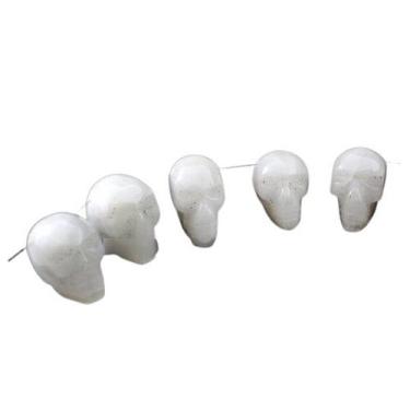 Imagem de Cranio Furo Vazado Pedra Quartzo Leitoso De Garimpo Esculpido Pequeno 