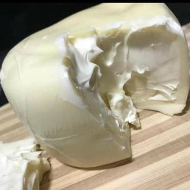 Imagem de Queijo trufado mussarela com Requeijão Região da canastra MG 500g . - 