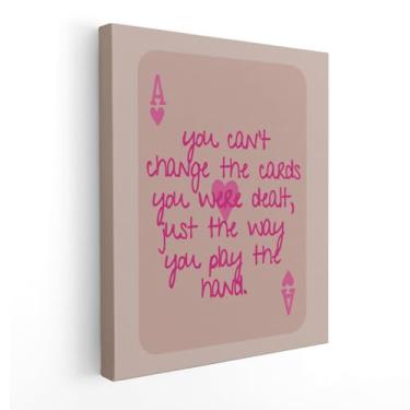 Imagem de APJYM Arte de parede estética de cartas de baralho rosa preppy da moda, decoração de quarto infantil, arte de parede de pôquer inspiradora rosa feminina para quarto de meninas dormitório apartamento