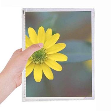 Imagem de Caderno de crisântemo verde com flores amarelas e folhas soltas para diário recarregável