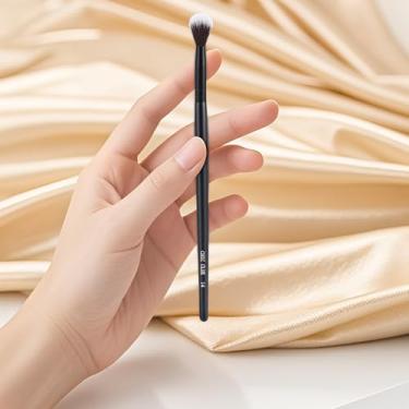 Imagem de Pincel profissional de contorno para rosto – Pincel de maquiagem de precisão para queixo, soquete ocular, realce lateral e sombreamento do nariz, cerdas sintéticas macias, série Chic Club