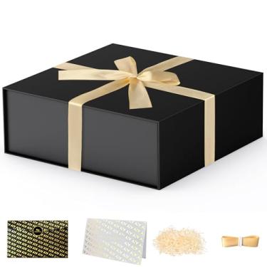 Imagem de TILSWALL Caixa de presente, 18 x 19 x 7 cm, caixas de presente pretas para presentes com tampas, fecho magnético, retangular, dobrável para casamento, Natal, aniversário, contém cartão, fita