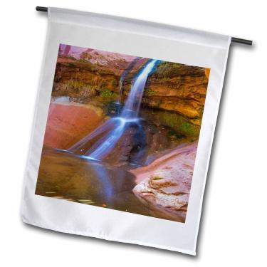 Imagem de 3dRose fl_205492_1" USA Utah Zion National Park Small Waterfall Formas Bandeira de jardim para piscina com formas de cascata pequena, 30 x 45 cm