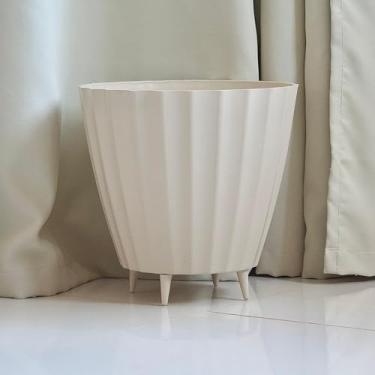 Imagem de Vaso de Plantas e Flores Grande Bojo Cacau com Pé Injetado 30x35 Liso Polido Luxo (Bege)