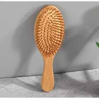 Imagem de Escova de Cabelo em Bambu Natural, Oval, com Cerdas de Massagem para Couro Cabeludo