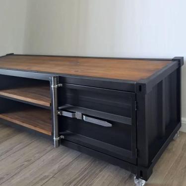 Imagem de Rack Para TV Container Ferncliff 190cm L - Estilo Industrial Em Ferro 