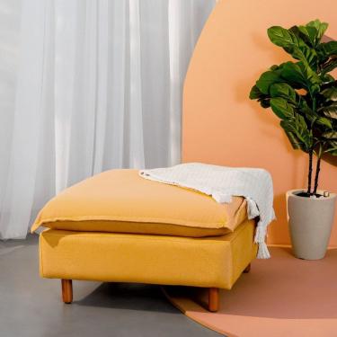 Imagem de Puff Modular Com Pé Madeira Sôma CabeCasa MadeiraMadeira Mostarda