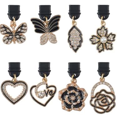 Imagem de SUNNYCLUE 1 caixa de 8 estilos de plugue de poeira borboleta tipo C porta de carregamento de telefone pingente preto coração flor metal esmalte strass capa à prova de poeira pingentes para fone de