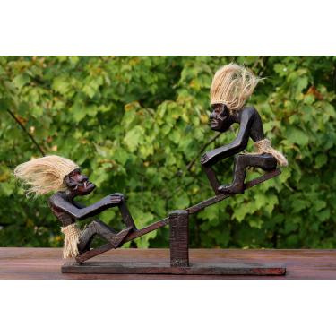 Imagem de Coleção G6 de madeira feita à mão Primitive Tribal Divertida Estátua Teeter Tottering Sculpture Tiki Bar Feito à mão Exclusivo Presente Decorativo Casa Decoração Destaque Estatueta Decoração Esculpida à Mão Teeter Tottering