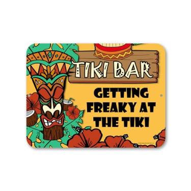 Imagem de Honey Dew Gifts, Tiki Bar Getting Freaky at the Tiki, placas de bar de metal engraçadas, decoração de casa, presentes engraçados com álcool, placas de pátio e decoração ao ar livre, festa Tiki, 30,5